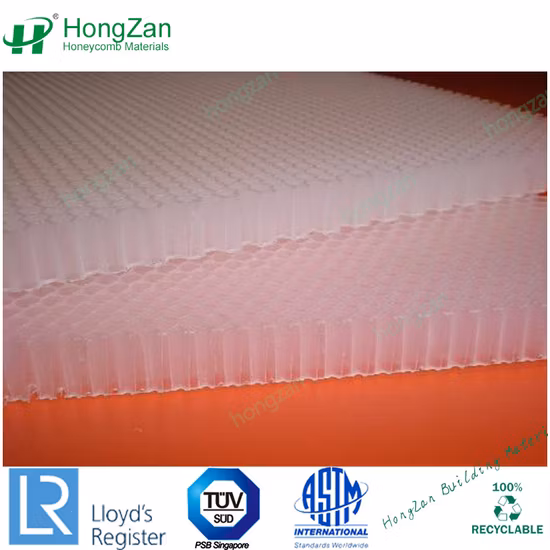 Строительный материал с сотовой панелью из стекловолокна